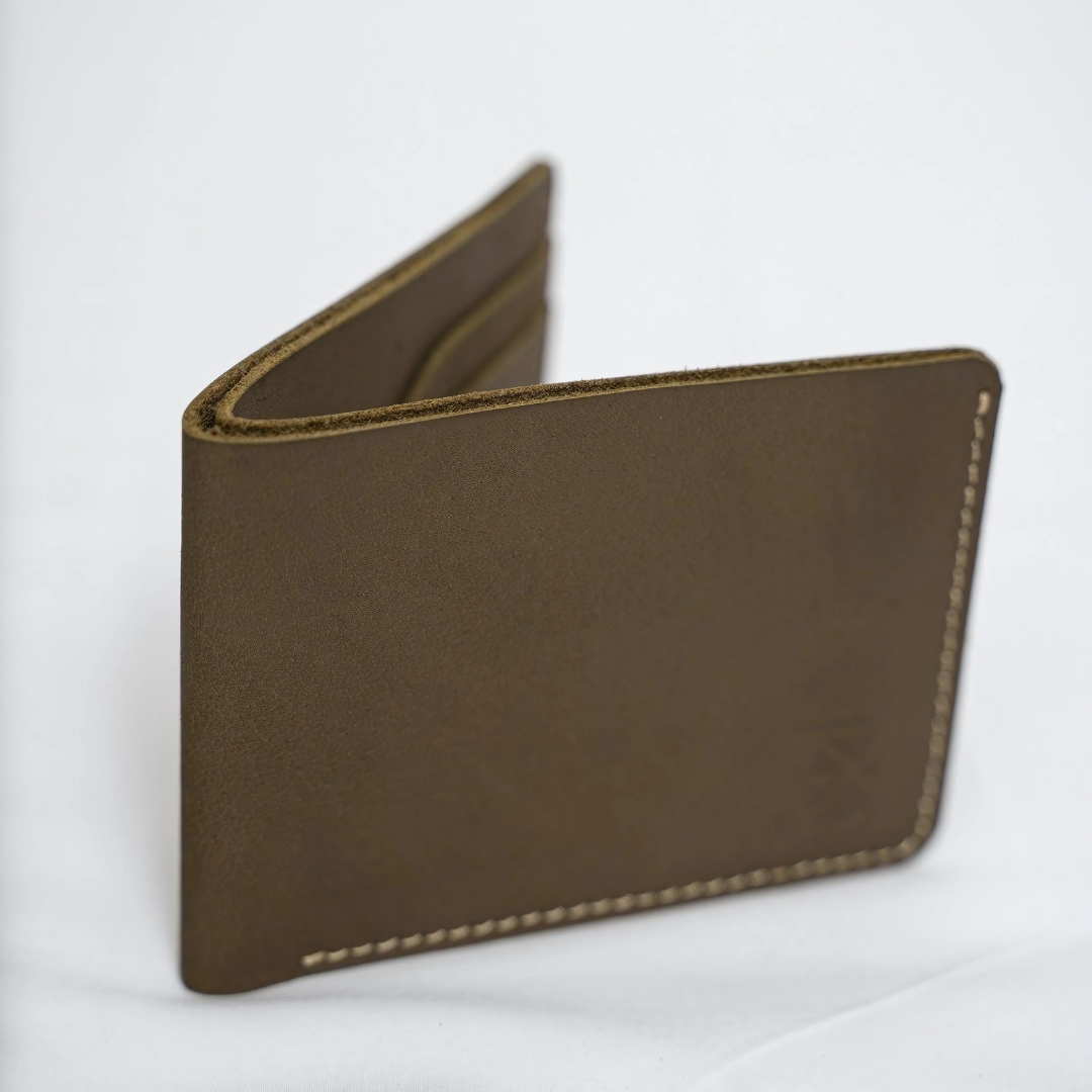 Sleek Green Leather Wallet – Modern & Minimal by BM7