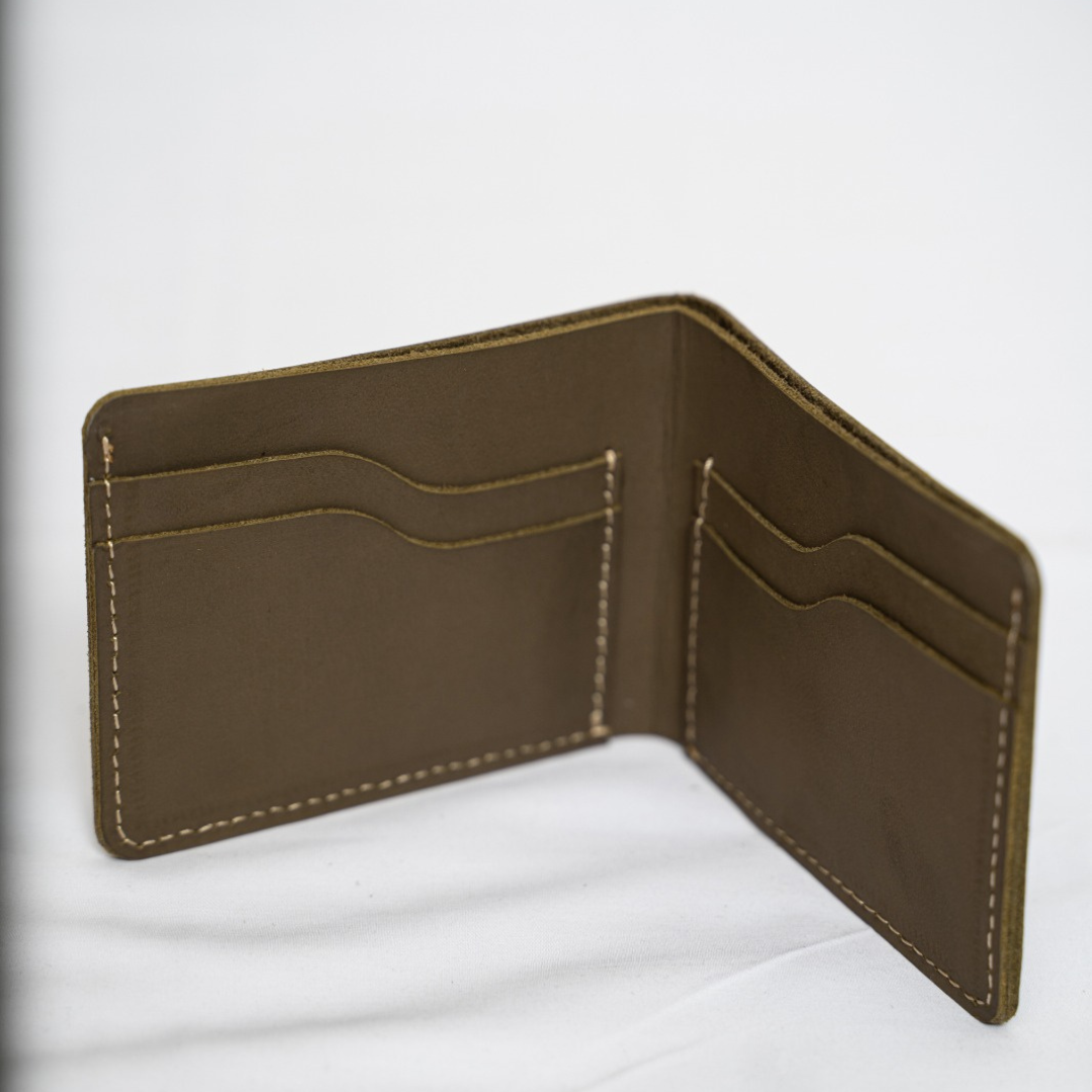 Sleek Green Leather Wallet – Modern & Minimal by BM7